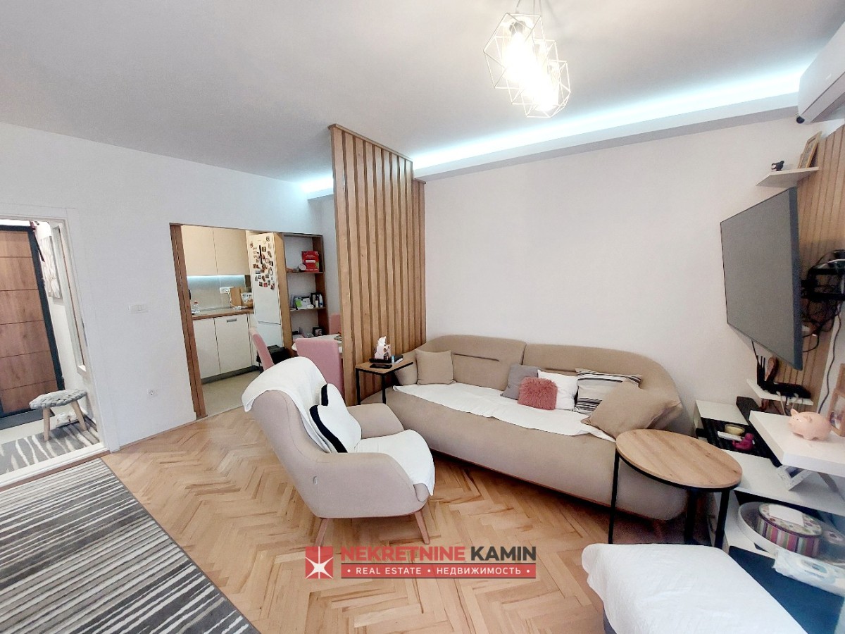 Fully Renovated Two-Bedroom Apartment near Kužina Restaurant and HDL, Budva